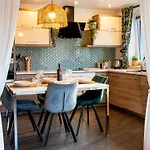 Apartment Zakatek Harenda *