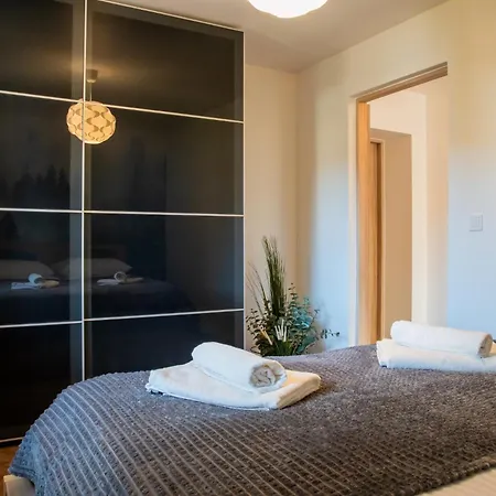 Apartment Zakatek Harenda *